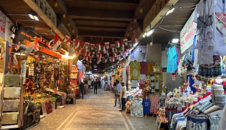 مسیر هوایی و پرواز در تور عمان از شیراز به چه صورت است؟