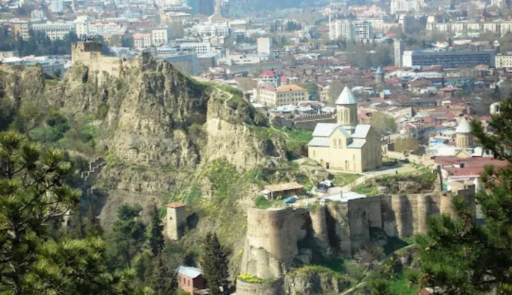 چرا شهریور بهترین زمان سفر به گرجستان است؟